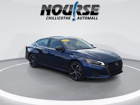 Used 2024 Nissan Altima 2.5 SR FWD image 2