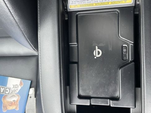 Used 2021 Toyota Highlander XLE image 42