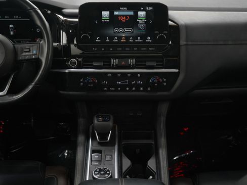 Used 2022 Nissan Pathfinder Platinum image 16