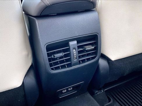 Used 2024 Toyota Corolla Cross XLE AWD/4WD image 32