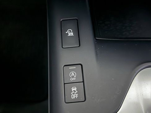 Used 2020 Jaguar E-PACE SE image 36