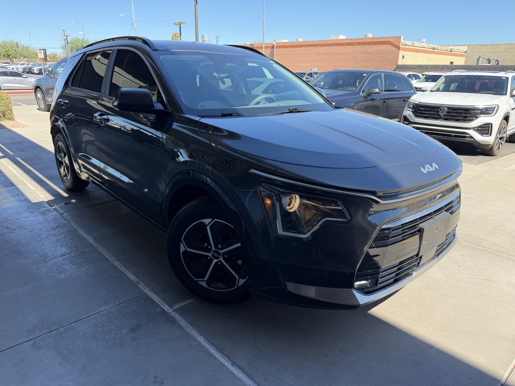 Used 2025 Kia Niro FWD image 6