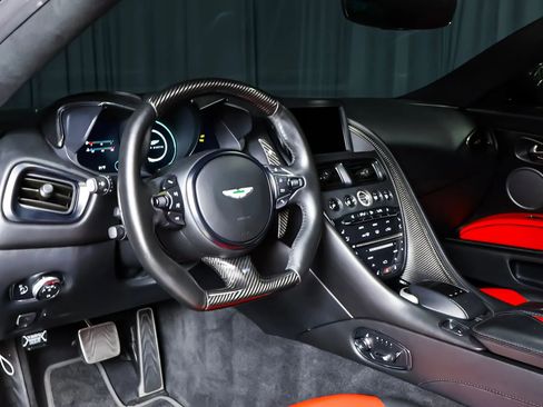 Used 2019 Aston Martin DBS Superleggera RWD image 14