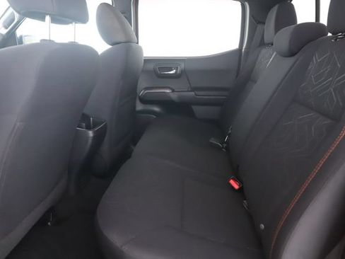 Used 2017 Toyota Tacoma SR5 AWD/4WD image 27