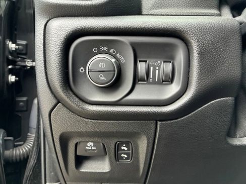 Used 2019 RAM 1500 Big Horn AWD/4WD image 10