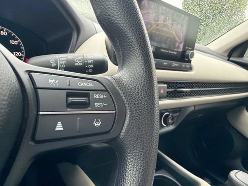 Used 2024 Honda HR-V LX image 17