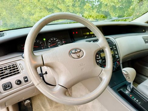 Used 2003 Toyota Avalon XL image 50