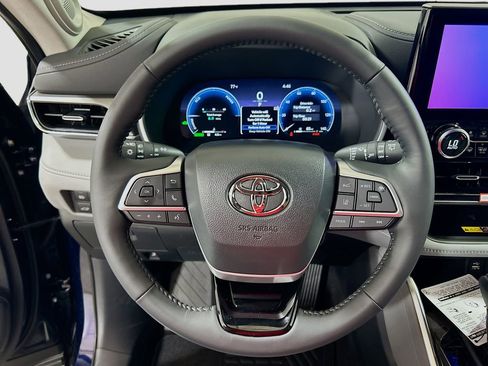 New 2026 Toyota Highlander Limited AWD/4WD image 9