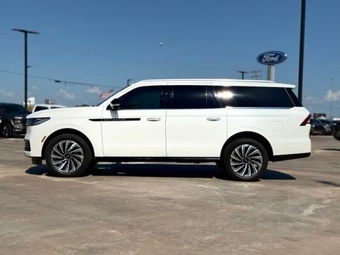 Used 2025 Lincoln Navigator L Black Label AWD/4WD image 5
