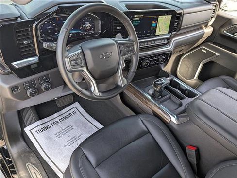Used 2025 Chevrolet Silverado 1500 LT Trail Boss w/ Convenience Package II AWD/4WD image 10