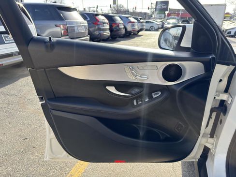 Used 2019 Mercedes-Benz GLC 300 image 14