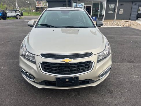 Used 2015 Chevrolet Cruze LT FWD image 2