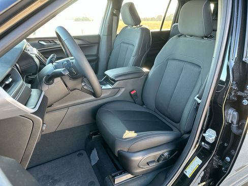 New 2025 Jeep Grand Cherokee L Laredo w/ Luxury Tech Group I image 11