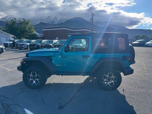 Used 2020 Jeep Wrangler Sport AWD/4WD image 2