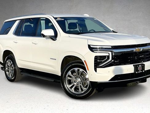 Used 2025 Chevrolet Tahoe LS image 2
