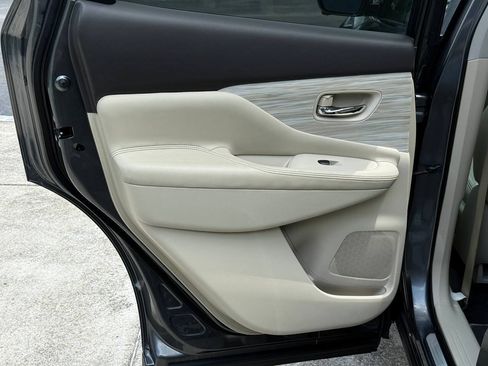 Used 2016 Nissan Murano Platinum w/ Platinum Technology Package FWD image 24