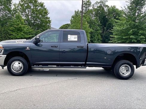 New 2026 RAM 3500 Tradesman AWD/4WD image 6