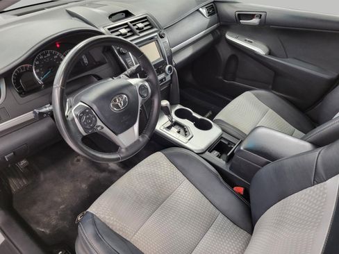 Used 2012 Toyota Camry SE FWD image 10