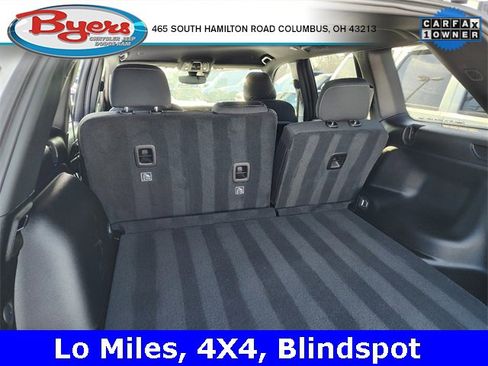 Used 2024 Jeep Grand Cherokee Laredo image 5