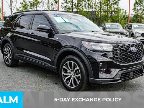 Used 2025 Ford Explorer ST-Line AWD/4WD image 3