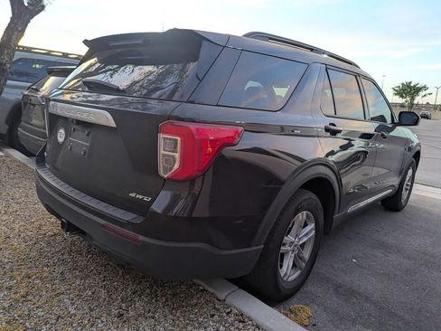 Used 2023 Ford Explorer XLT w/ Class IV Trailer Tow Package image 4