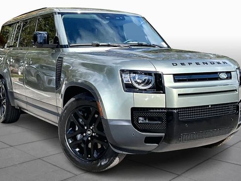 Used 2023 Land Rover Defender 130 SE AWD/4WD image 3