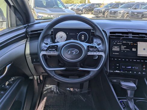 Used 2023 Hyundai Santa Cruz SEL Premium image 14