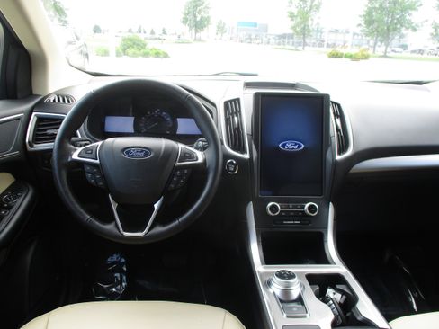 Used 2024 Ford Edge SEL w/ Convenience Package AWD/4WD image 16