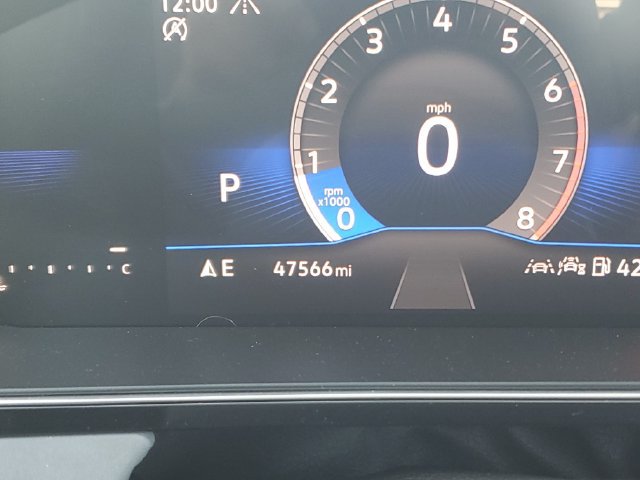 Certified 2025 Volkswagen Jetta SE FWD image 23