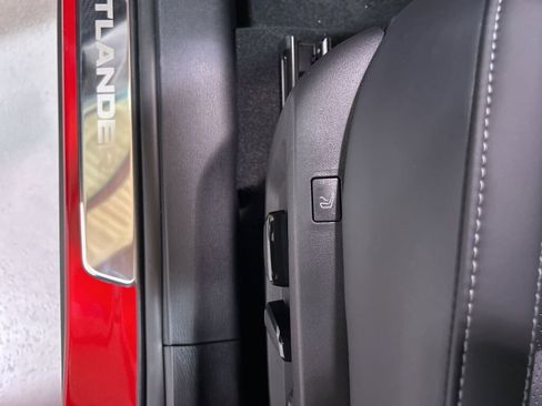 New 2025 Mitsubishi Outlander SEL Black Edition image 21