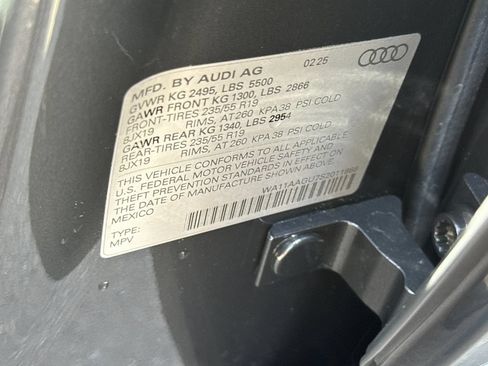 Used 2025 Audi Q5 Premium w/ Convenience Package AWD/4WD image 39