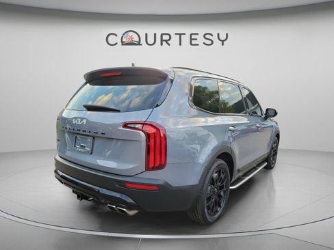 Certified 2022 Kia Telluride SX w/ Nightfall Edition Package AWD/4WD image 3