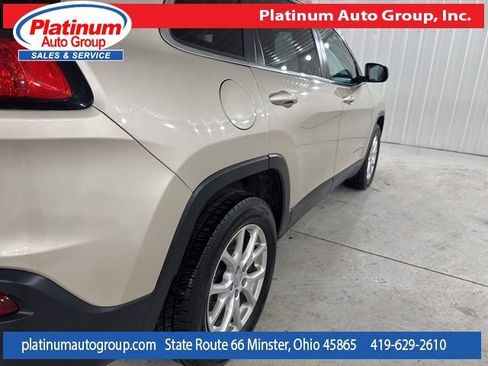 Used 2015 Jeep Cherokee Latitude w/ Comfort/Convenience Group AWD/4WD image 44