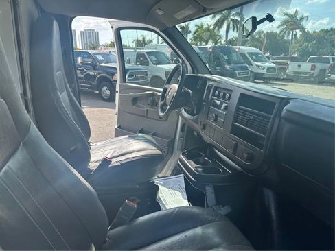 Used 2015 Chevrolet Express 3500 Extended RWD image 10