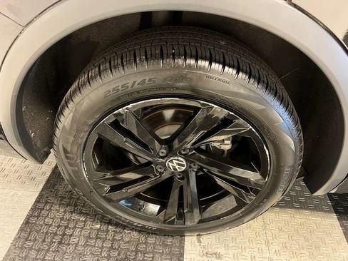 Certified 2023 Volkswagen Tiguan SE R-Line FWD image 14
