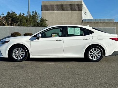 Certified 2025 Toyota Camry LE image 9