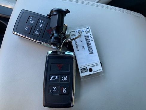 Used 2021 Jaguar F-PACE R-Dynamic S image 41