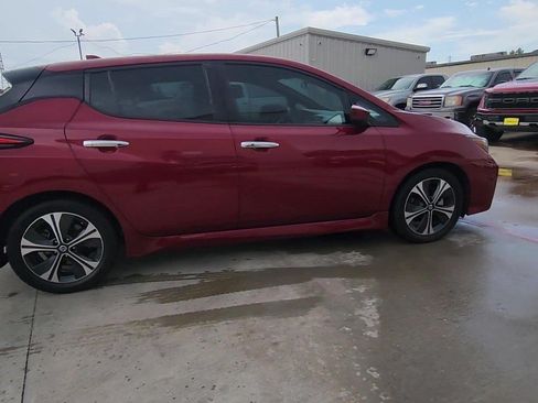 Used 2022 Nissan Leaf SV FWD image 9