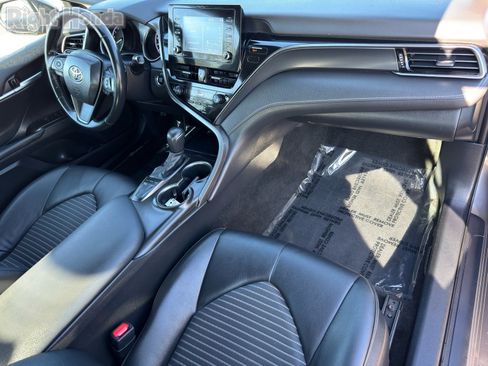 Used 2023 Toyota Camry SE image 11