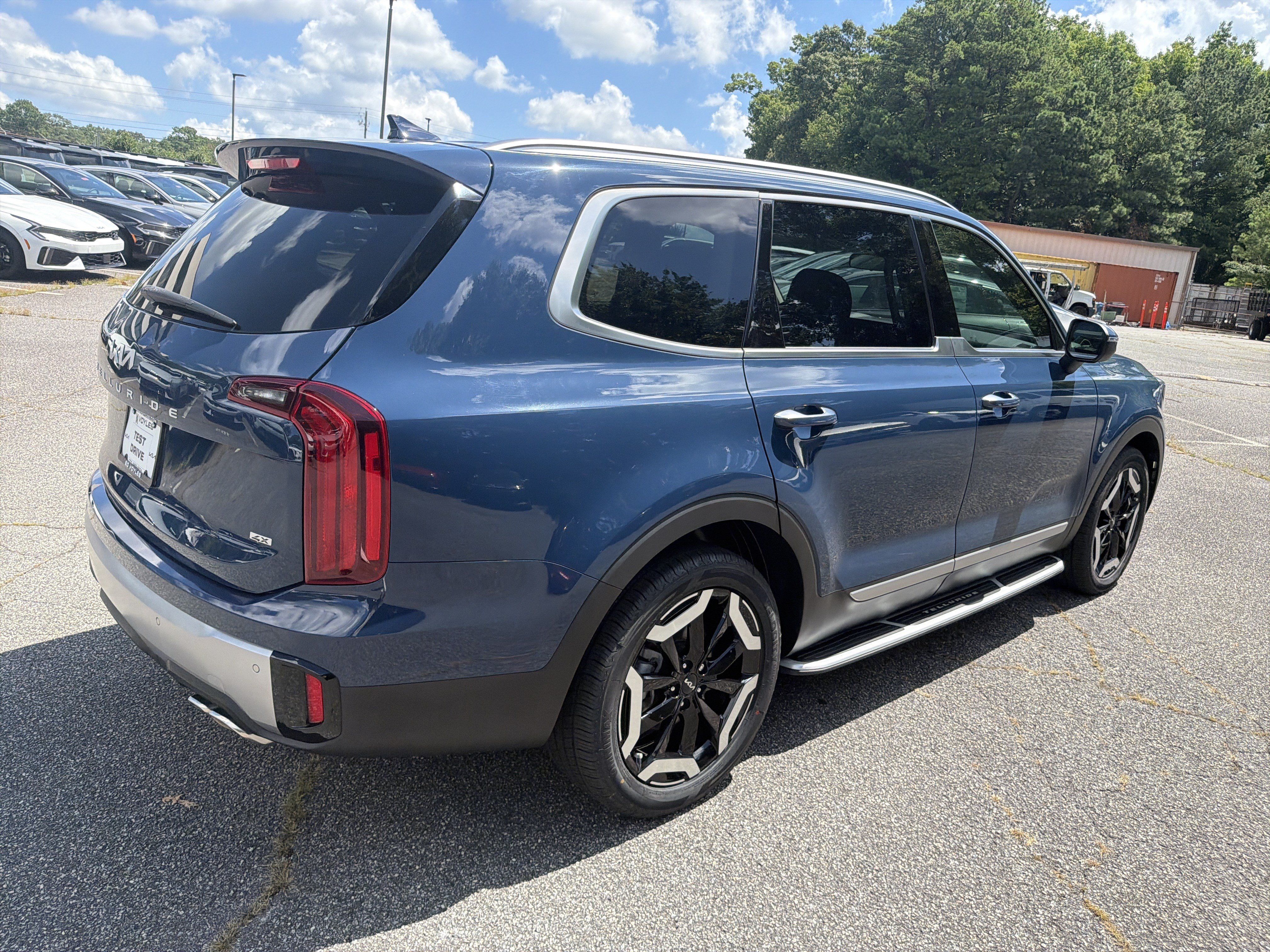 Certified 2023 Kia Telluride S w/ S Sunroof Package AWD/4WD image 7