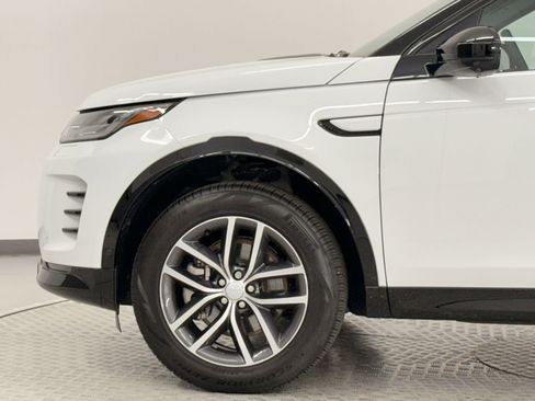New 2025 Land Rover Discovery Sport Dynamic SE image 11