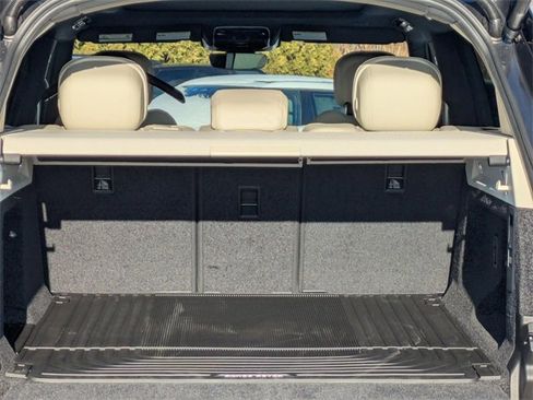 New 2026 Land Rover Range Rover SE image 16