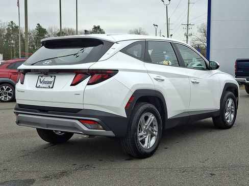 Certified 2025 Hyundai Tucson SE image 5