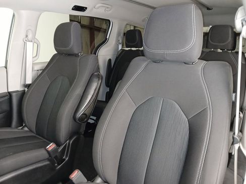 Used 2024 Chrysler Voyager LX FWD image 11