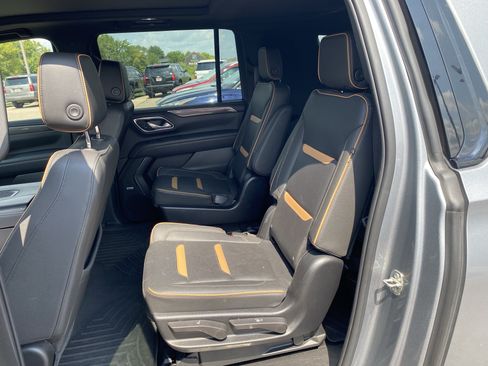 Used 2023 GMC Yukon XL AT4 w/ AT4 Premium Package AWD/4WD image 7