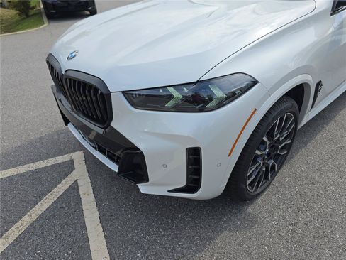 New 2026 BMW X5 xDrive40i w/ M Sport Package AWD/4WD image 9