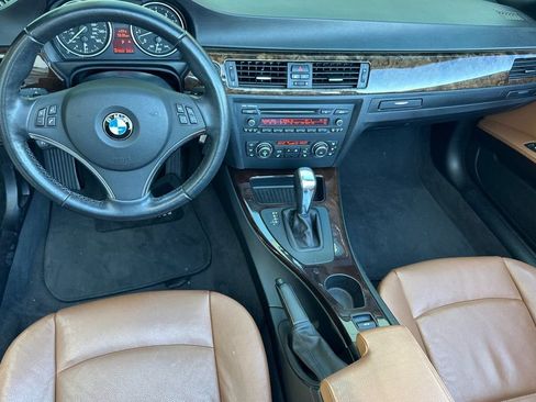 Used 2011 BMW 328i Convertible image 13