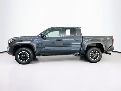 Used 2025 Toyota Tacoma TRD Off-Road image 4