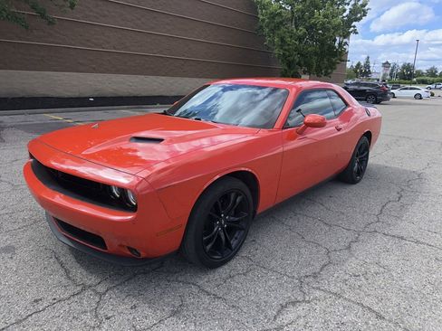Used 2018 Dodge Challenger SXT w/ Blacktop Package RWD image 11