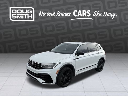 Used 2022 Volkswagen Tiguan SE R-Line image 1
